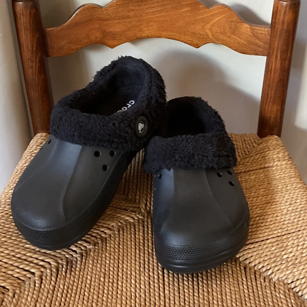 CROCS, Fleece lined. Womens 9 / Mens 7. - Picture 1 of 6